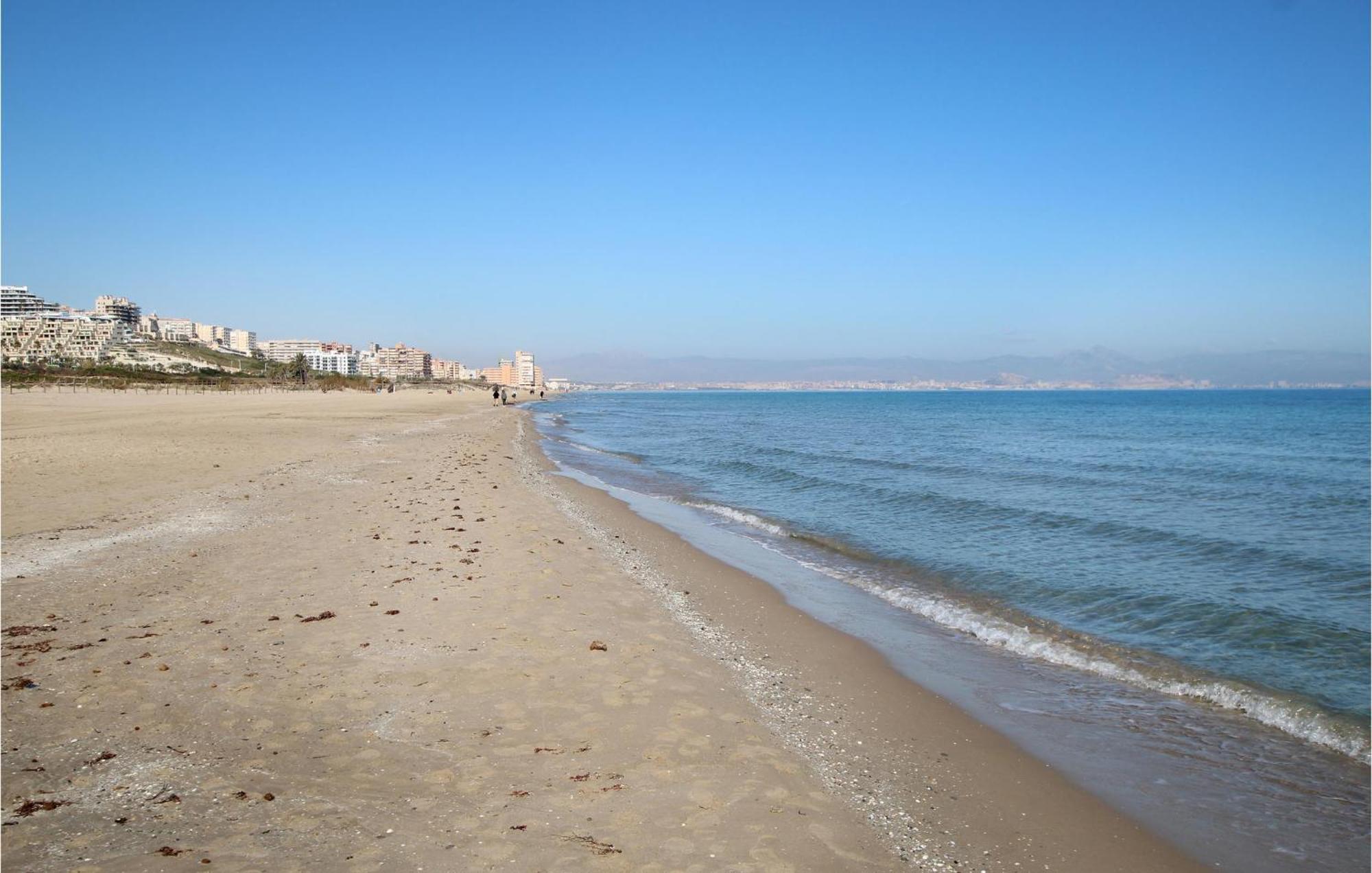 Beach Front Apartment In Los Arenales Del Sol Exteriör bild