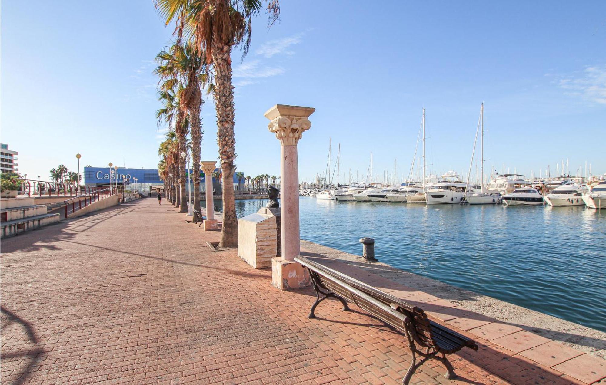 Beach Front Apartment In Los Arenales Del Sol Exteriör bild